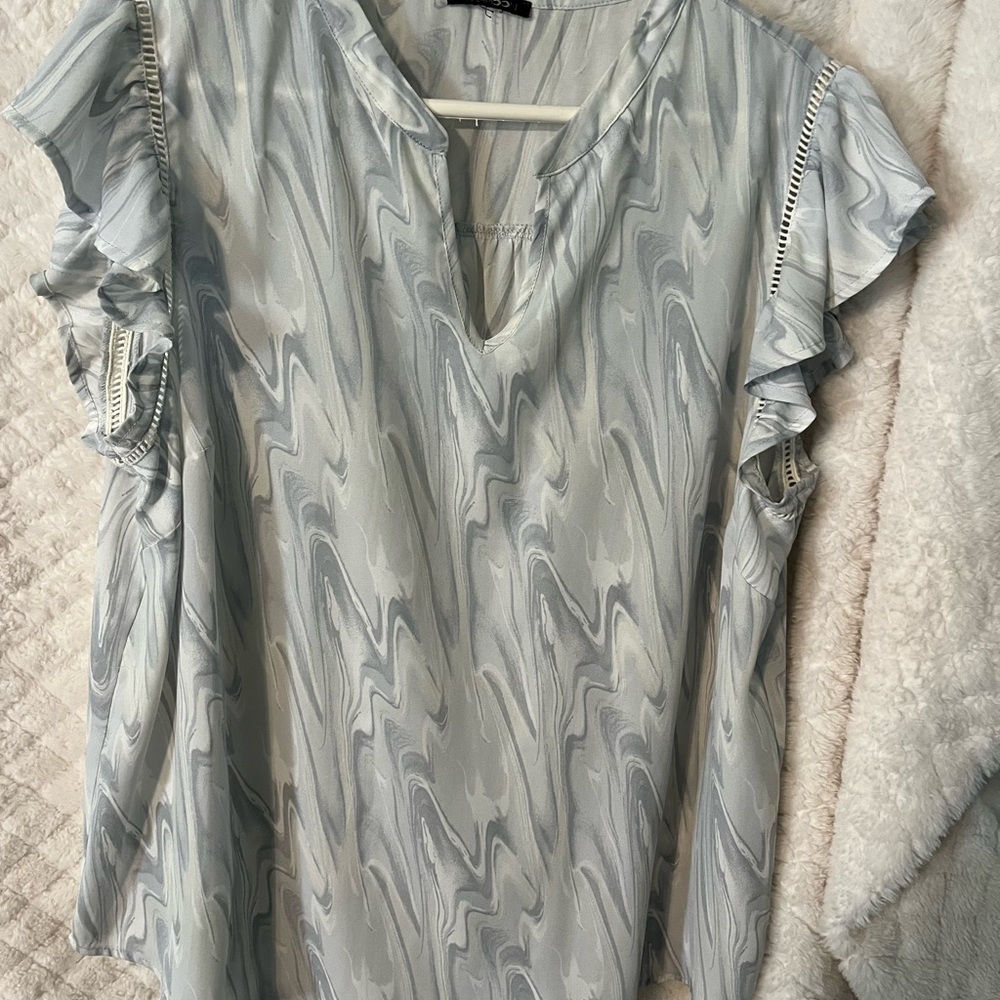 Papermoon Gray and White Ruffle Sleeve Blouse